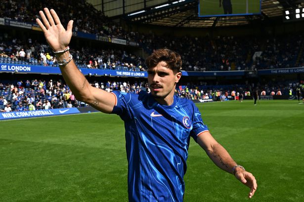 Pedro Neto on the pitch at Stamford Bridge.